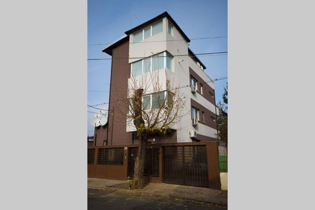Penthouse Larry Apartment Bucureşti Ngoại thất bức ảnh